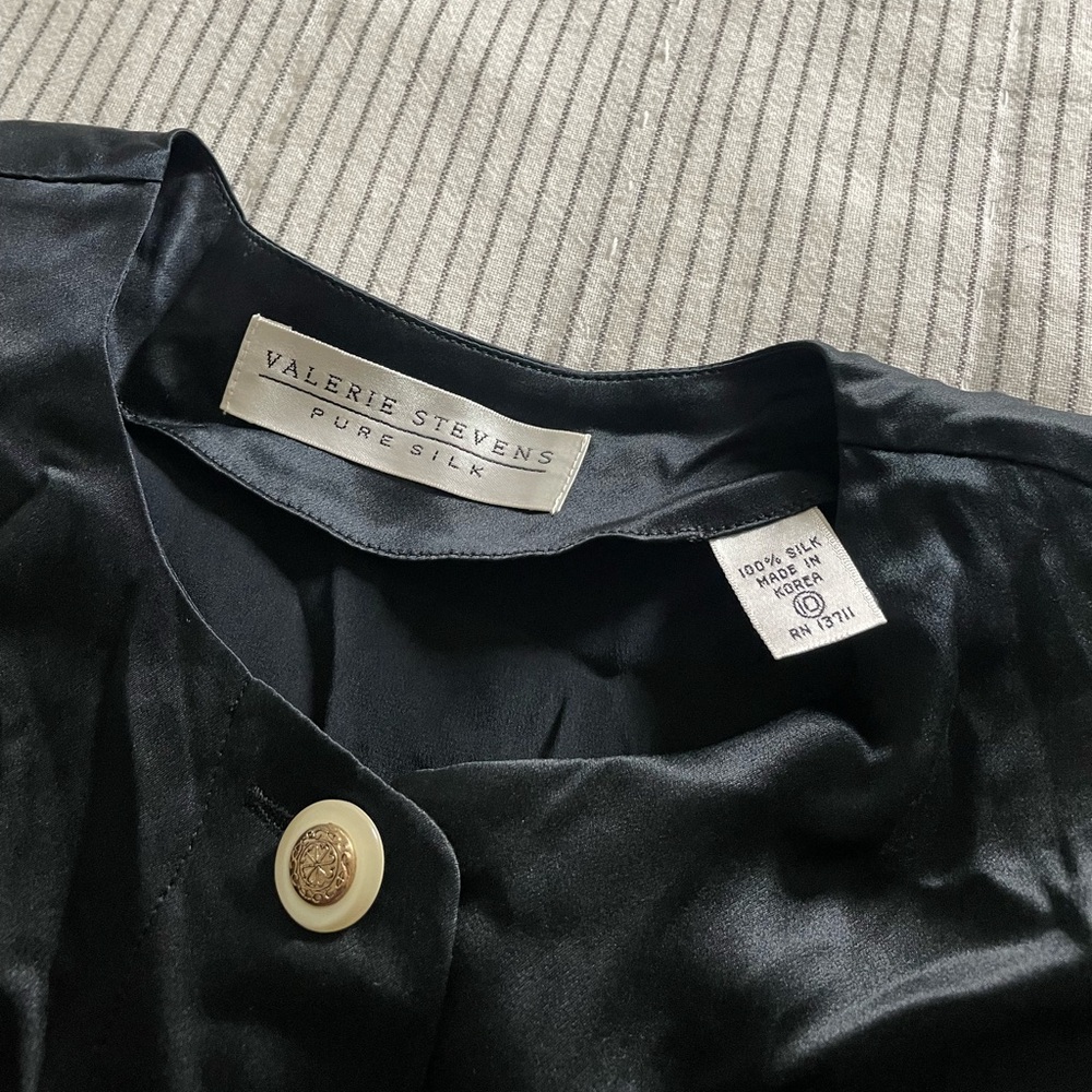Valerie Stevens Black Silk Blouse - Picture 4 of 12